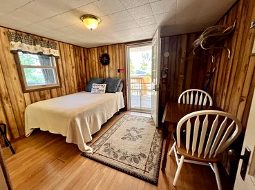 Pet-Friendly Studio Cabin with BBQ and Porch in South Dakota - Hot Springs, South Dakota - glamping.directory