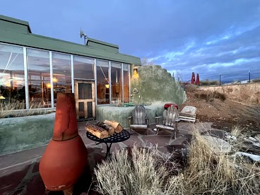 Secluded Sustainable Earthship Retreat with Off-Grid Living Near Tres Piedras, New Mexico - Tres Piedras, New Mexico - glamping.directory