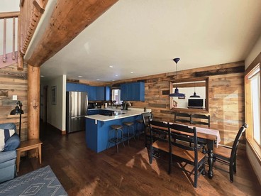 Charming Home with Golf Course Views & Relaxing Vibes in McCall, Idaho - McCall, Idaho - glamping.directory