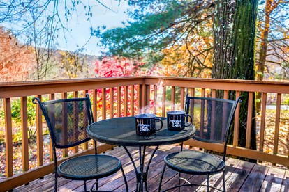 Romantic Glamping Getaway in Love, Virginia's Natural Beauty - Love, Virginia - glamping.directory