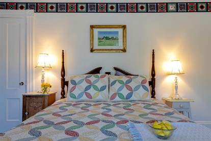 Room with Complimentary Breakfast in the Winthrop Lakes Region, Maine - Hallowell, Maine - glamping.directory