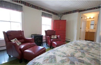 Room with Complimentary Breakfast in the Winthrop Lakes Region, Maine - Hallowell, Maine - glamping.directory
