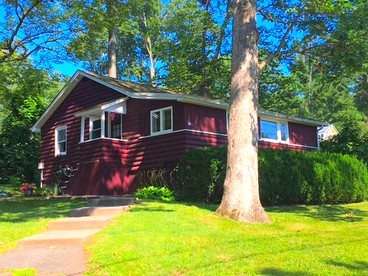 Charming Cottage with Home Comforts near Wadsworth Falls State Park, Connecticut - glamping.directory