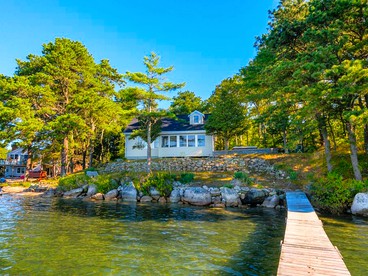 Gorgeous Waterfront Cottage with Luxurious Hot Tub for a Weekend Getaway near Cape Cod, Massachusetts - glamping.directory