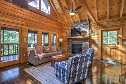 Charming Cabin in Pigeon Forge, For Unforgettable Group Glamping Escapes to Tennessee - Pigeon Forge, Tennessee - glamping.directory