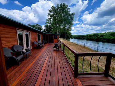 Deck of Dreams: Cabin with Unrivaled River Views in Arkansas - Calico Rock, Arkansas - glamping.directory
