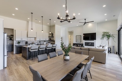 Luxury Villa with Hot-Tub, Pool and Spacious Living Areas in Utah - St. George, Utah - glamping.directory