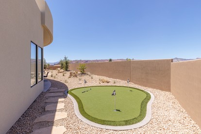 Luxury Villa with Hot-Tub, Pool and Spacious Living Areas in Utah - St. George, Utah - glamping.directory