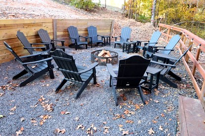 Luxury Aviation-Themed Mountain Cabin Near Broken Bow Lake | Broken Bow, Oklahoma - Broken Bow, Oklahoma - glamping.directory