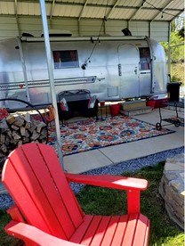 Vintage Airstream for a Unique Getaway near Watauga Lake in Elizabethton, Tennessee - Elizabethton, Tennessee - glamping.directory