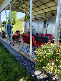 Vintage Airstream for a Unique Getaway near Watauga Lake in Elizabethton, Tennessee - Elizabethton, Tennessee - glamping.directory