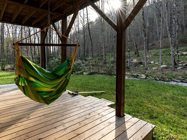Secluded Family Retreat in Log Cabin with Hammock and Fire Pit in Topton, North Carolina - Topton, North Carolina - glamping.directory