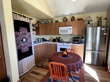 Artistic Casita in Abiquiu, New Mexico with Wide Views to Pedernal Overlooking the Chama River Valley - Abiquiu, New Mexico - glamping.directory