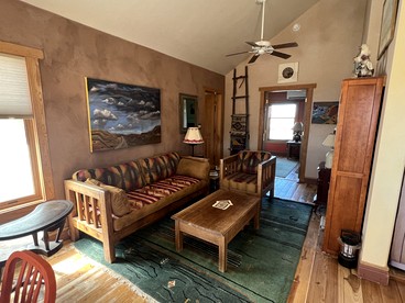 Artistic Casita in Abiquiu, New Mexico with Wide Views to Pedernal Overlooking the Chama River Valley - Abiquiu, New Mexico - glamping.directory