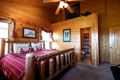 Elegant Vacation Rental for Large Group Getaways in Tennessee - Pigeon Forge, Tennessee - glamping.directory