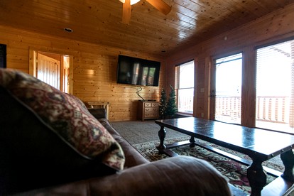 Elegant Vacation Rental for Large Group Getaways in Tennessee - Pigeon Forge, Tennessee - glamping.directory