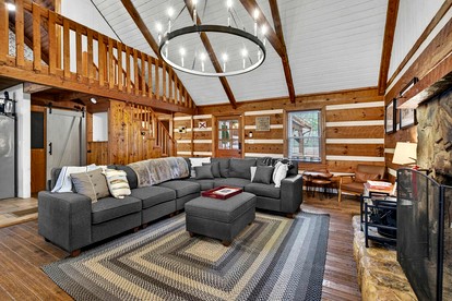 Spacious Riverfront Cabin with Hot Tub Near Shenandoah River, Maurertown, Virginia - Maurertown, Virginia - glamping.directory
