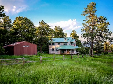 Idyllic Ranch Rental for Weddings and Events in Westcliffe, Colorado - Westcliffe, Colorado - glamping.directory