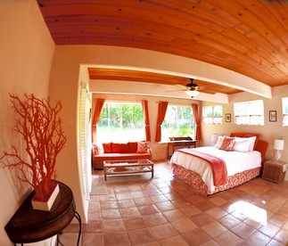 Beautiful Bed and Breakfast Suite with Private Deck in Kealakekua, Hawaii - Kealakekua, Hawaii - glamping.directory