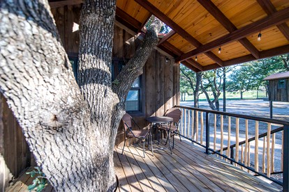Tree House for Two, Ideal for a Glamping Getaway near Baylor, Texas - Elm Mott, Texas - glamping.directory