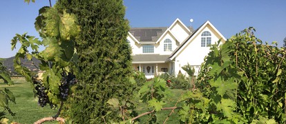 Luxury Chic Farm Cottage in Wine Country, California - Lakeport, California - glamping.directory