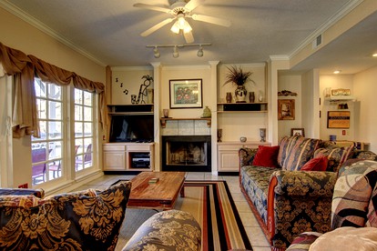 Riverfront Cottage Rental with Recreation Room in New Braunfels, Texas - New Braunfels, Texas - glamping.directory