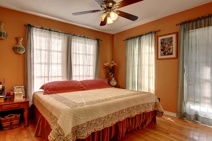 Riverfront Cottage Rental with Recreation Room in New Braunfels, Texas - New Braunfels, Texas - glamping.directory