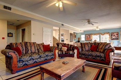 Riverfront Cottage Rental with Recreation Room in New Braunfels, Texas - New Braunfels, Texas - glamping.directory