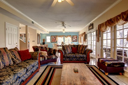Riverfront Cottage Rental with Recreation Room in New Braunfels, Texas - New Braunfels, Texas - glamping.directory