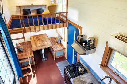 Breakers - stay in a tiny home on the Oregon Coast - Waldport, Oregon - glamping.directory