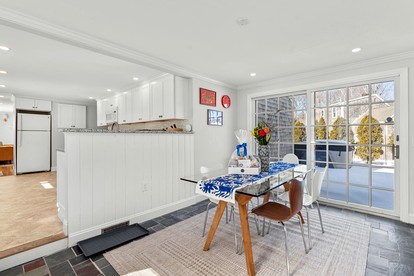 Bright & Airy Coastal Getaway with Private Yard and Hot Tub in Barnstable, Massachusetts - Barnstable, Massachusetts - glamping.directory