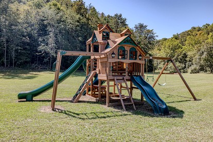 Incredible Multi-Unit Group Glamping in Safari Tents for an Amazing Outdoor Adventure with Family or Friends in Newport, Tennessee - Newport, Tennessee - glamping.directory