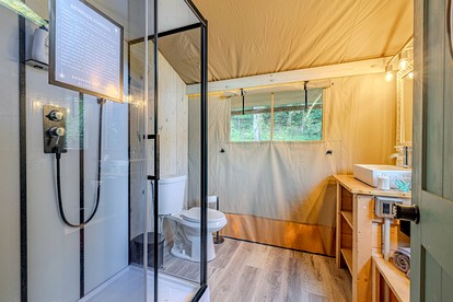 Incredible Multi-Unit Group Glamping in Safari Tents for an Amazing Outdoor Adventure with Family or Friends in Newport, Tennessee - Newport, Tennessee - glamping.directory