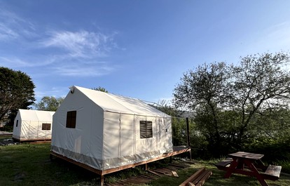 Spacious Safari Tent, Perfect for a Northern California Glamping Getaway near Fern Canyon - Klamath, California - glamping.directory