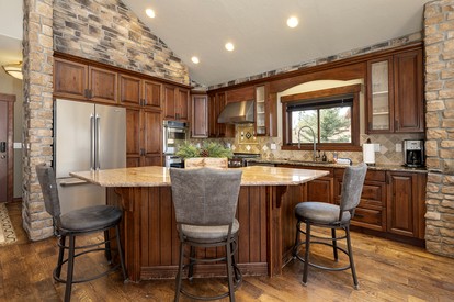 Outstanding Cabin with Barbecue, Hot-tub and Foosball in Granby, Colorado - Granby, Colorado - glamping.directory