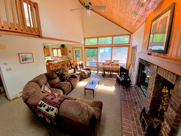 Ski Cabin Rental Ideal for a Mount Washington Vacation - Carroll, New Hampshire - glamping.directory
