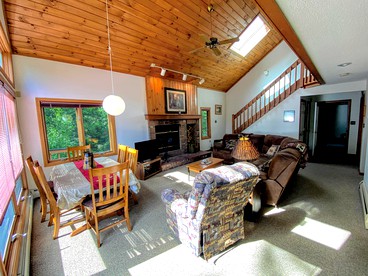Ski Cabin Rental Ideal for a Mount Washington Vacation - Carroll, New Hampshire - glamping.directory