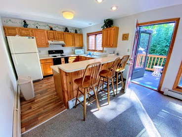 Ski Cabin Rental Ideal for a Mount Washington Vacation - Carroll, New Hampshire - glamping.directory