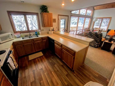 Ski Cabin Rental Ideal for a Mount Washington Vacation - Carroll, New Hampshire - glamping.directory