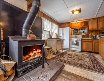 Beautifully Furnished Cabin Rental for Getaway in the Rockies of Colorado - Leadville, Colorado - glamping.directory