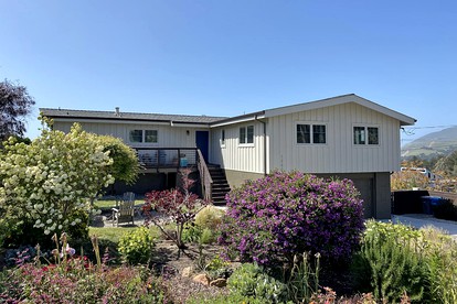 Stunning Vacation Rental with Breathtaking Ocean and Mountain Views Perfect for Hiking in Montara, CA - Montara, California - glamping.directory