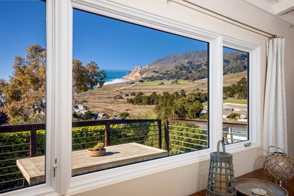 Stunning Vacation Rental with Breathtaking Ocean and Mountain Views Perfect for Hiking in Montara, CA - Montara, California - glamping.directory