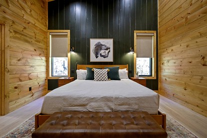 Amazing Cabin Surrounded by Trees in Broken Bow, Oklahoma - Broken Bow, Oklahoma - glamping.directory