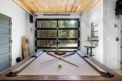 Amazing Cabin Surrounded by Trees in Broken Bow, Oklahoma - Broken Bow, Oklahoma - glamping.directory