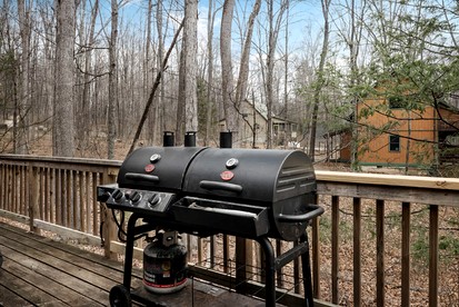 Enchanting Woodland Cabin Retreat near Cacapon River in West Virginia - Berkeley Springs , West Virginia - glamping.directory