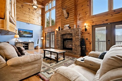 Luxury Log Cabin Escape with Hot Tub, Decks & Family Fun Spaces in Sevierville, Tennessee - Sevierville, Tennessee - glamping.directory