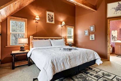 Luxury Log Cabin Escape with Hot Tub, Decks & Family Fun Spaces in Sevierville, Tennessee - Sevierville, Tennessee - glamping.directory