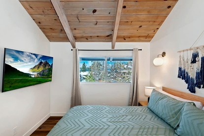 Escape to Paradise: Incredible Cabin with Lake Views and Loft in California - Big Bear Lake, California - glamping.directory