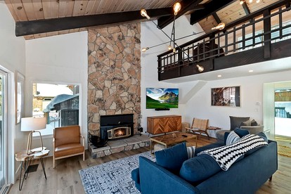 Escape to Paradise: Incredible Cabin with Lake Views and Loft in California - Big Bear Lake, California - glamping.directory
