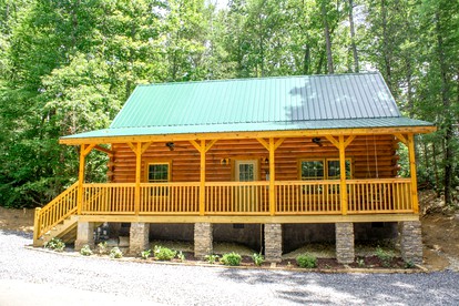Large Rustic Cabin in Gatlinburg, Perfect for Family Vacations in Great Smoky Mountains National Park - glamping.directory